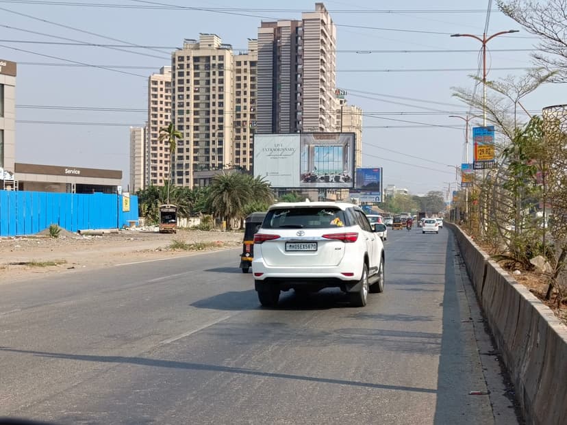 Toyota Showroom, Near Arihant Project Facing Vashi Billboard 2